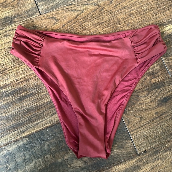 NWT Andie Riches Side Bottom in Truffle Size Small - Picture 1 of 3